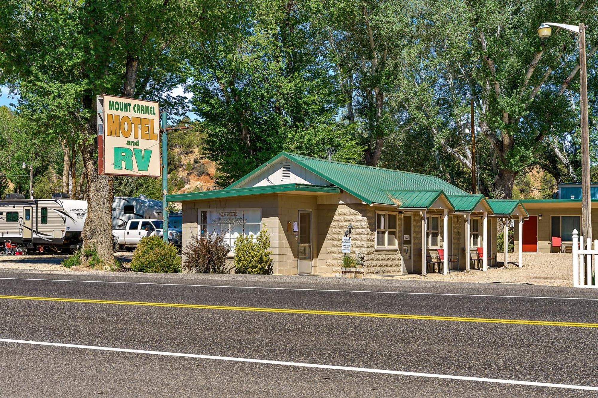 Mount Carmel Motel & Rv Near Zion Np Bryce Room Zewnętrze zdjęcie